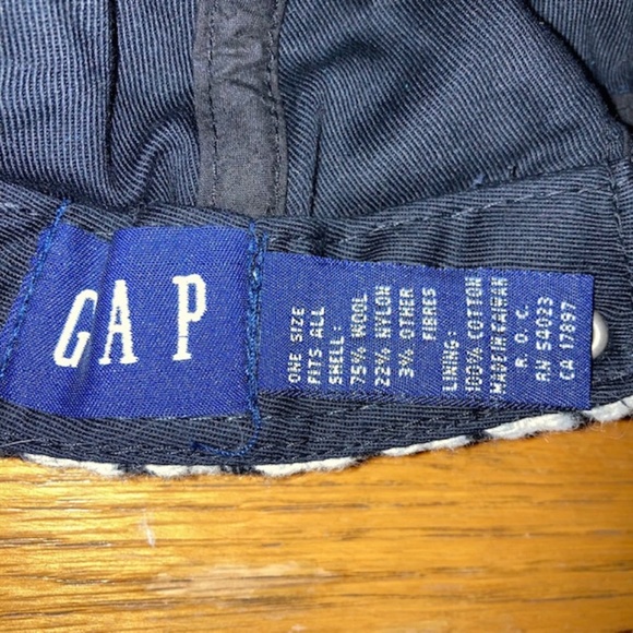 GAP black and white woman’s hat - Picture 5 of 5